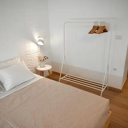 Bright And Comfy Apartment In The Heart Of Atena Exterior foto