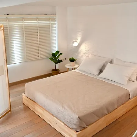 Bright And Comfy Apartment In The Heart Of Atena Exterior foto