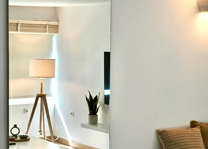 Bright And Comfy Apartment In The Heart Of Athens