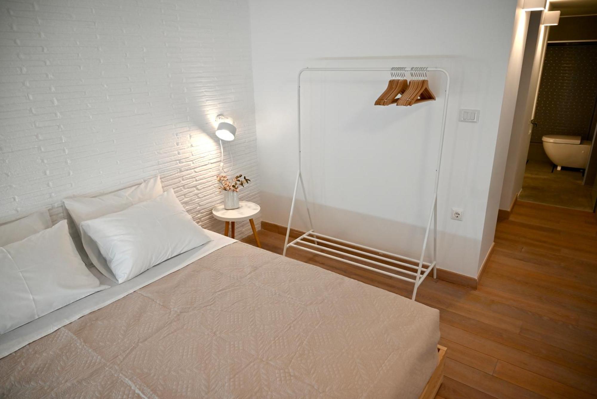 Apartment Bright And Comfy In The Heart Of Athens